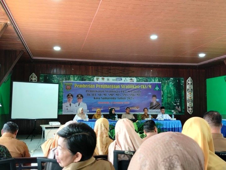 Pemberian Penghargaan Stratifikasi UKS/M Tahun 2025 di Kota Samarinda