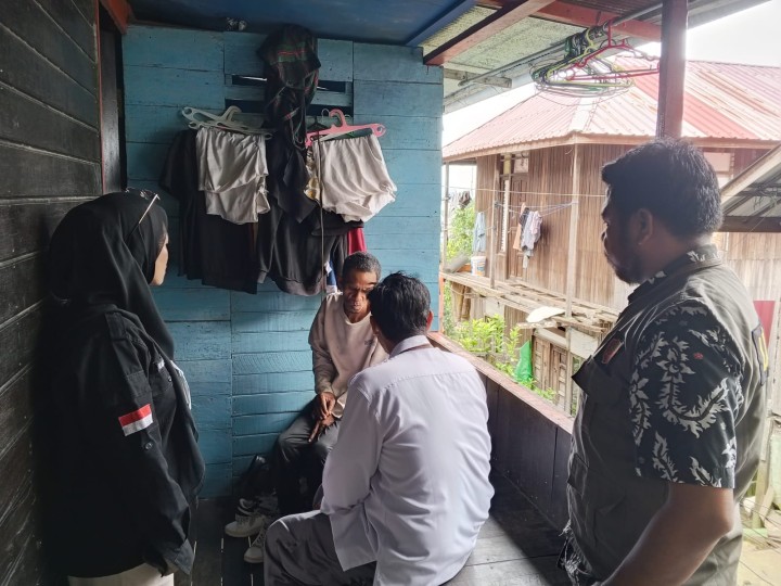 Satlinmas Kelurahan Sungai Dama Dampingi KPU dan Bawaslu dalam Pemutakhiran Data Pemilih