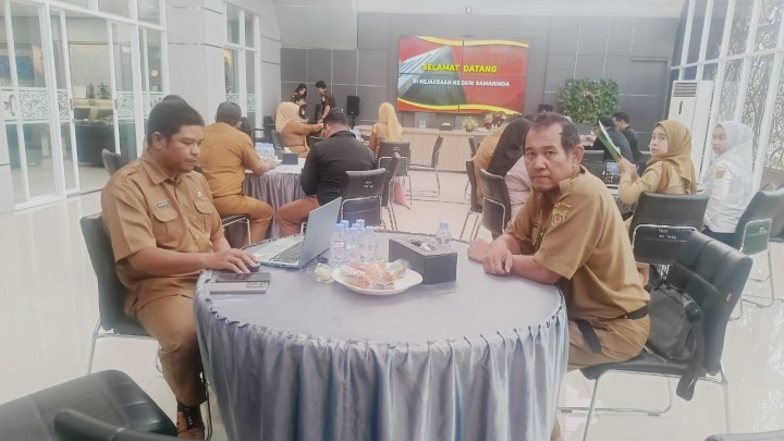 Kasi Pemerintahan Kelurahan Sungai Dama Ikuti Pelatihan Pengisian Aplikasi Jaga Desa