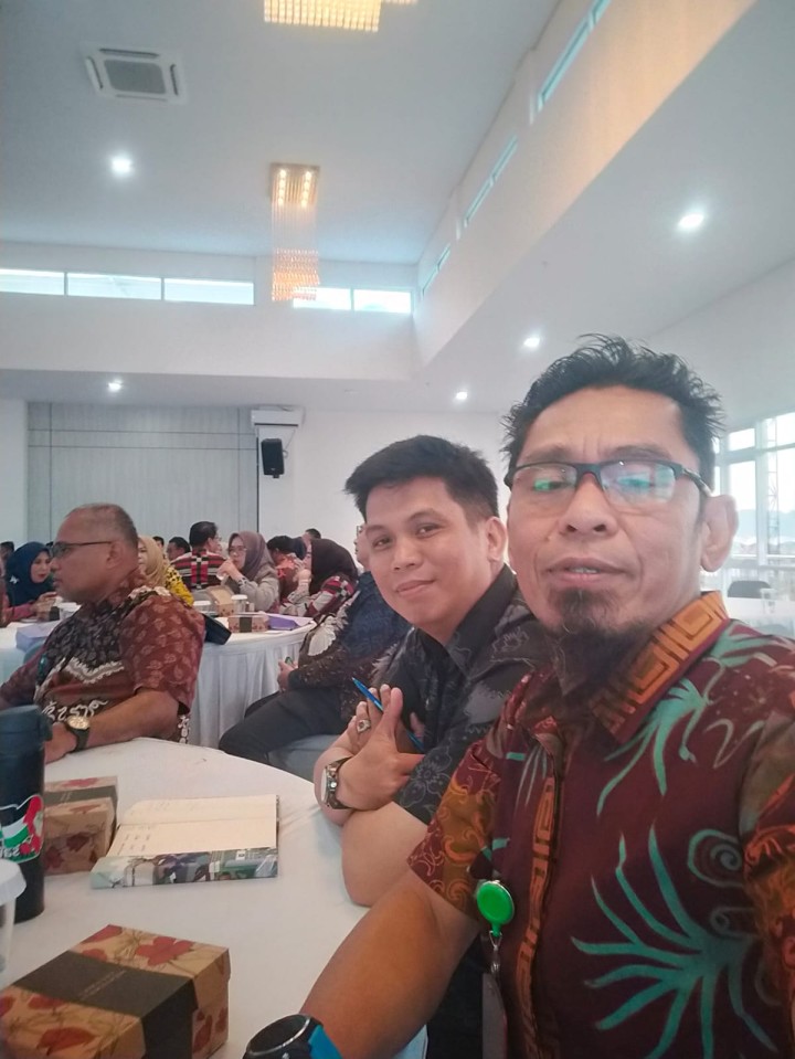 Kasi ekobang Mewakili Lurah Menghadiri FGD Pengurangan Sampah Berbasis Masyarakat di Ruang Arutala Bapperida Kota Samarinda