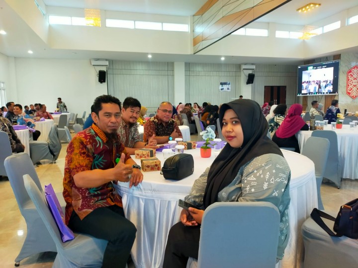 Kasi ekobang Mewakili Lurah Menghadiri FGD Pengurangan Sampah Berbasis Masyarakat di Ruang Arutala Bapperida Kota Samarinda