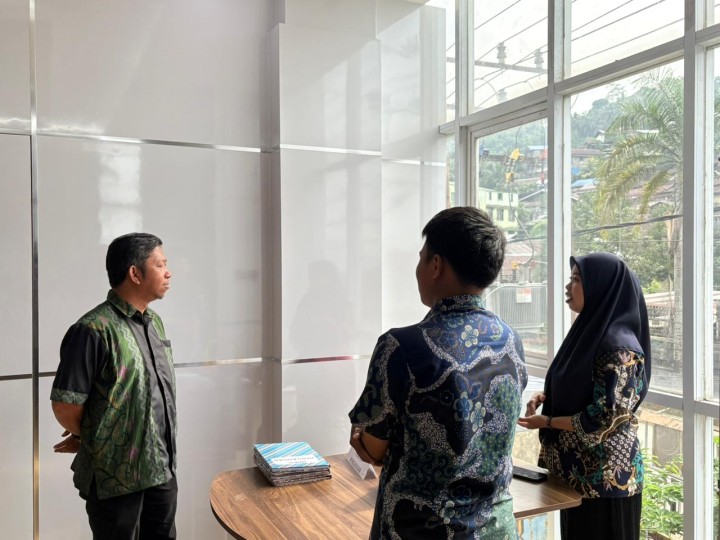 Kunjungan Studi Tiru dari kelurahan Gayam Kabupaten Berau Terkait Pelayan Digital di Kelurahan Sungai Dama