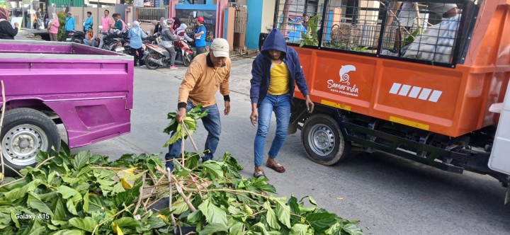 Kelurahan Sungai Dama Ikuti Kegiatan Kerja Bakti Bersama di Kelurahan Pelita