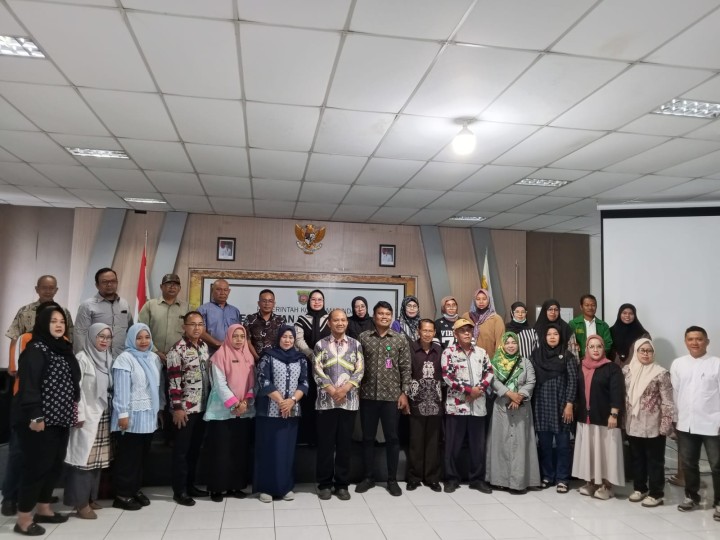 Kasi Kesra Bersama Staff Kelurahan Sungai Dama Mengikuti Sosialisasi BPJS Ketenagakerjaan Yang Bertempat Di aula Kecamatan Samarinda Ilir Yang Di Selenggarakan BPJS KetenagaKerjaan