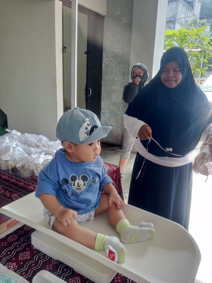 Lurah monitoring kegiatan posyandu melati yang melakukan pelayanan kesehatan Bumil,Bayi, Balita, remaja dan Lansia yang mencakup warga RT. 01, 02, 03, 04 dan 05