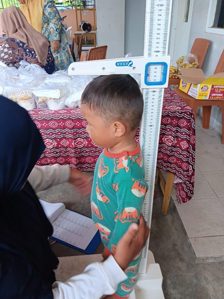 Lurah monitoring kegiatan posyandu melati yang melakukan pelayanan kesehatan Bumil,Bayi, Balita, remaja dan Lansia yang mencakup warga RT. 01, 02, 03, 04 dan 05