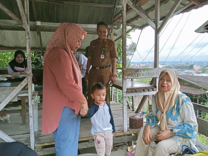 Lurah dan staf kelurahan sungai dama Melakukan Kunjungan ke posyandu Aster putih DI (RT.6 RT.7 RT.24 dan RT.17 )