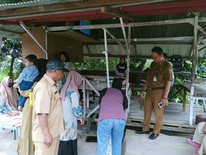 Lurah dan staf kelurahan sungai dama Melakukan Kunjungan ke posyandu Aster putih DI (RT.6 RT.7 RT.24 dan RT.17 )