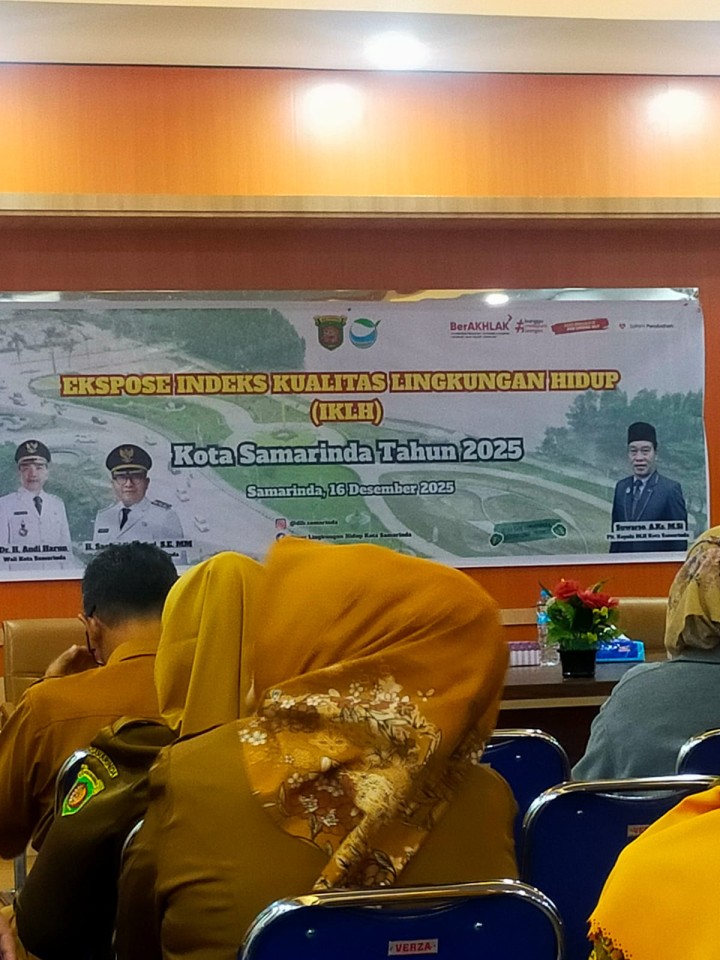 Kasi Ekobang Kelurahan Sungai Dama Mengikuti  Rapat Ekpose Indeks Kualitas Lingkungan Hidup (IKLH) Kota Samarinda Tahun 2025