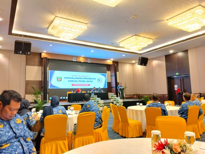 Lurah Kelurahan Sungai Dama Menghadiri Sosialisasi Program Kerja Tenaga Kesejahteraan Sosial Kecamatan (TKSK) Kota Samarinda
