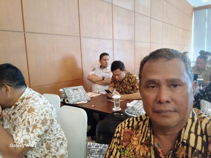 Sekretaris Lurah Kelurahan Sungai Dama Menghadiri lokakarya akhir dan konsultasi publik penyusunan masterplan penataan dan pengolalaan sub das karang mumus