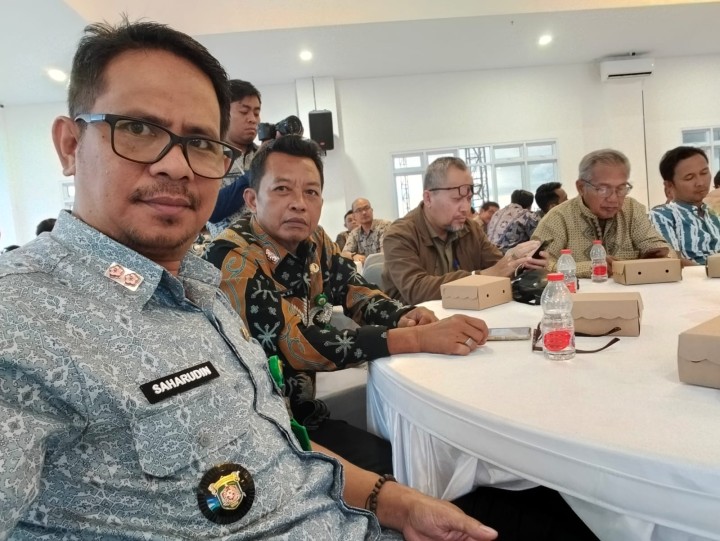 Lurah Menghadiri  Rapat Penandatanganan Perjanjian Kerja Sama Dan Bimbingan Teknis Dinas Kependudukan Dan Pencatatan Sipil Kota Samarinda Dengan Rukun Kematian Se-Kota Samarinda
