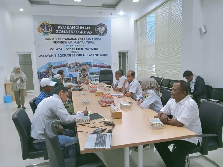 Staff Kelurahan Sungai Dama Hadiri Mediasi Permasalahan Tanah di Kantor Pertanahan Kota Samarinda