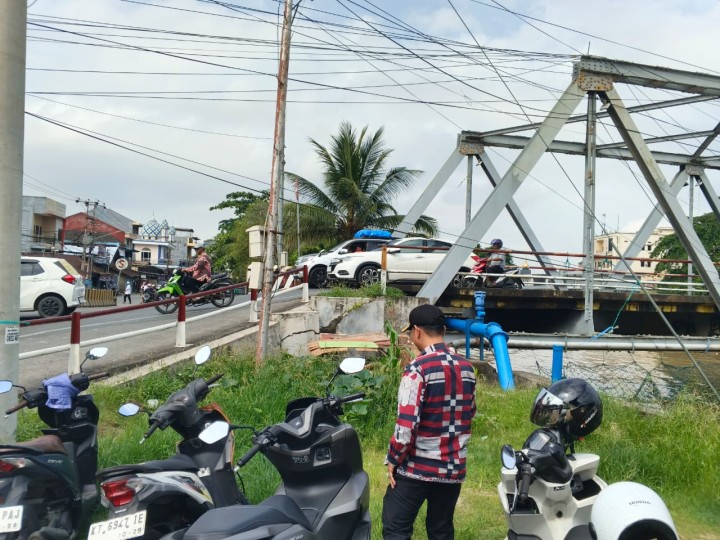 Lurah Sungai Dama Bersama Kasi Pemerintahan Kecamatan Samarinda Ilir dan Satpol PP Tertibkan Gepeng (Gelandang/Pengemis) di Kolong Jembatan S