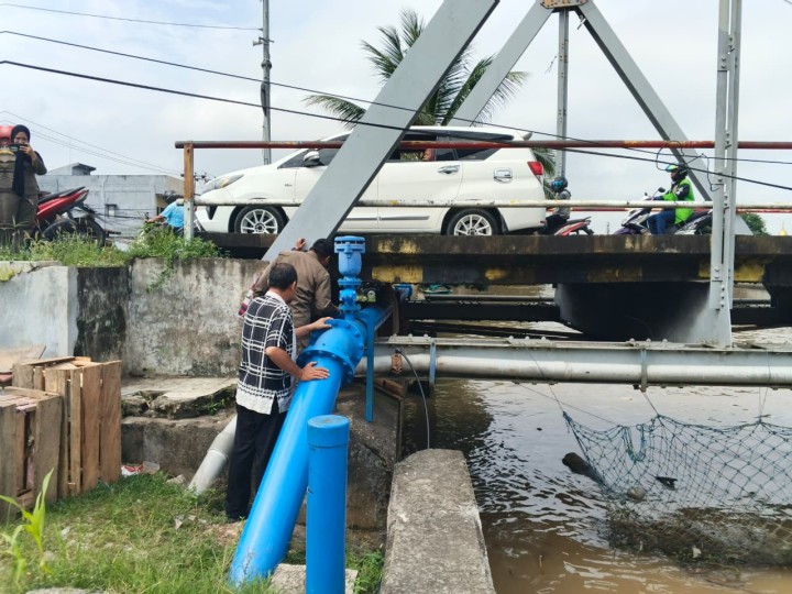 Lurah Sungai Dama Bersama Kasi Pemerintahan Kecamatan Samarinda Ilir dan Satpol PP Tertibkan Gepeng (Gelandang/Pengemis) di Kolong Jembatan S