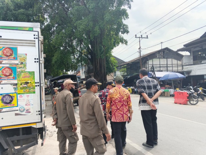 Lurah Sungai Dama Bersama Kasi Pemerintahan Kecamatan Samarinda Ilir dan Satpol PP Tertibkan Gepeng (Gelandang/Pengemis) di Kolong Jembatan S