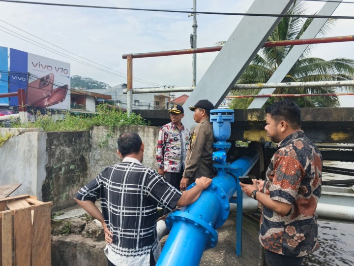 Lurah Sungai Dama Bersama Kasi Pemerintahan Kecamatan Samarinda Ilir dan Satpol PP Tertibkan Gepeng (Gelandang/Pengemis) di Kolong Jembatan S