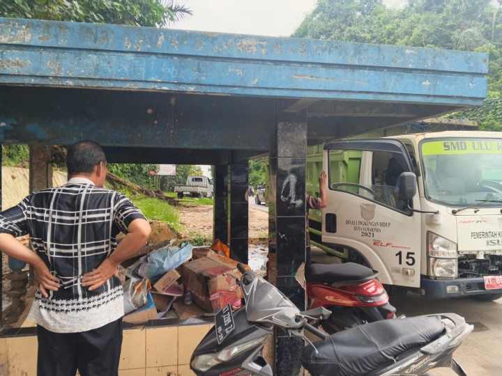 Lurah Sungai Dama, Kasi Pemerintahan Dan Staff  Monitoring TPS Gunung Mangga