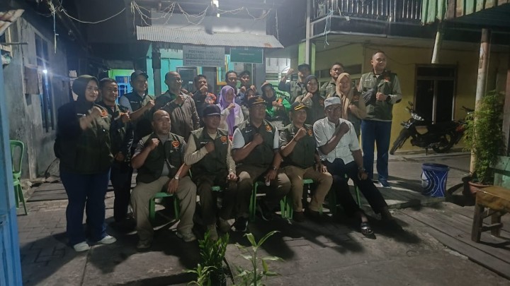 Lurah Sungai Dama Dampingi Tim Satpol PP Monitoring Pos Kamling di RT 25, 26, dan 27