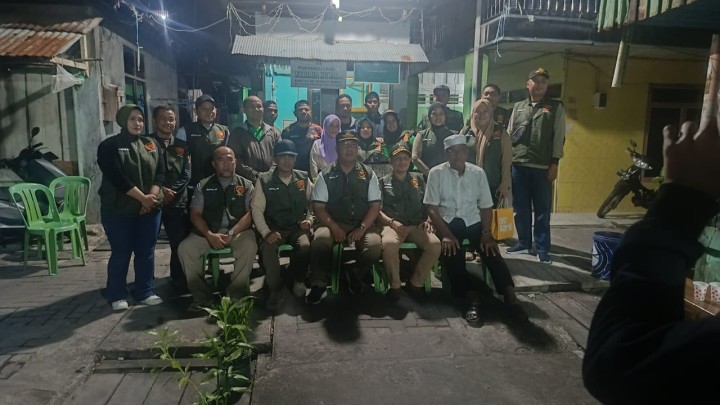 Lurah Sungai Dama Dampingi Tim Satpol PP Monitoring Pos Kamling di RT 25, 26, dan 27