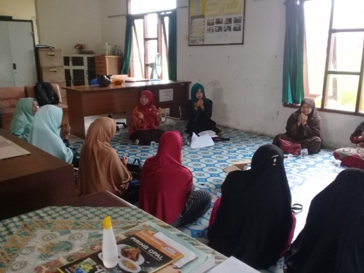 Rapat Pertemuan PKK dan Arisan Rutin Tiap Bulannya