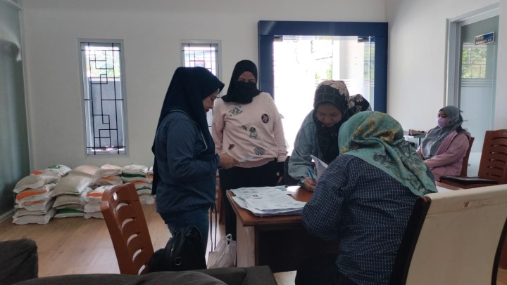 Giat Minggu,24 Maret 2024. Hari Ke 3 Pembagian Beras Cadangan Pangan Kel. Sungai Keledang