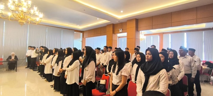 Pelantikan dan pembekalan pengawas TPS (PTPS) se kecamatan samarinda seberang di hotel puri senyiur oleh Bawaslu