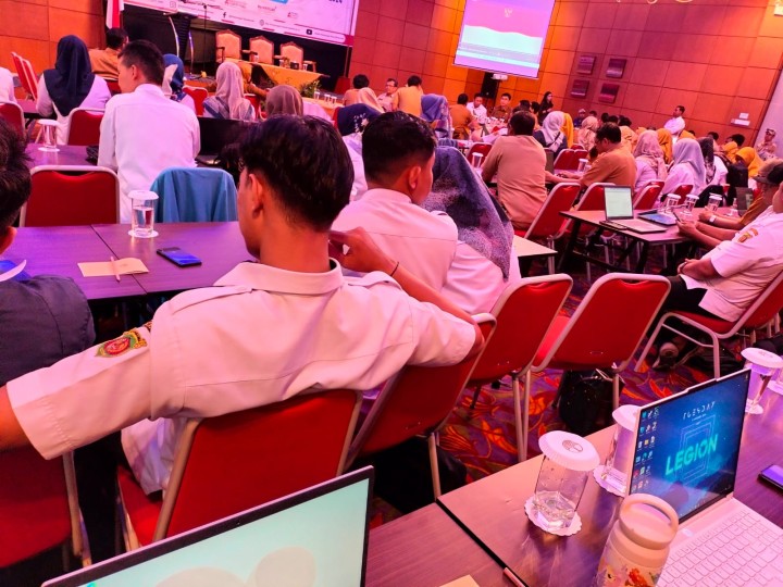 Bimbingan Teknis Operator Tim Desk
