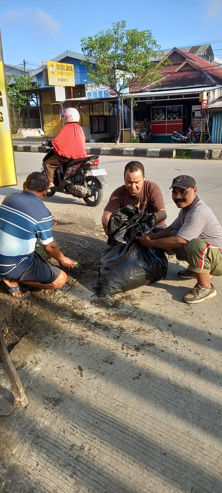 Semangat Gotong Royong Warga RT 22, 24, 26, dan 30 Kelurahan Sungai Keledang