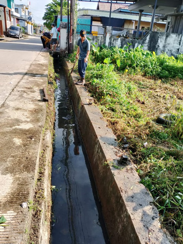 Semangat Gotong Royong Warga RT 22, 24, 26, dan 30 Kelurahan Sungai Keledang