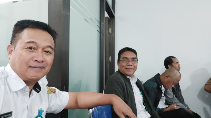 menghadiri kegiatan Verifikasi Dokumen Kota Sehat 2025 yang dilaksanakan oleh Forkom Kecamatan Sehat dan POKJA Kelurahan Sehat Se-Kota Samarinda.