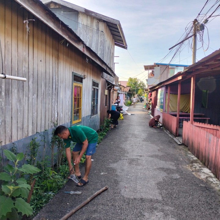 Semangat Gotong Royong Warga Sungai Keledang