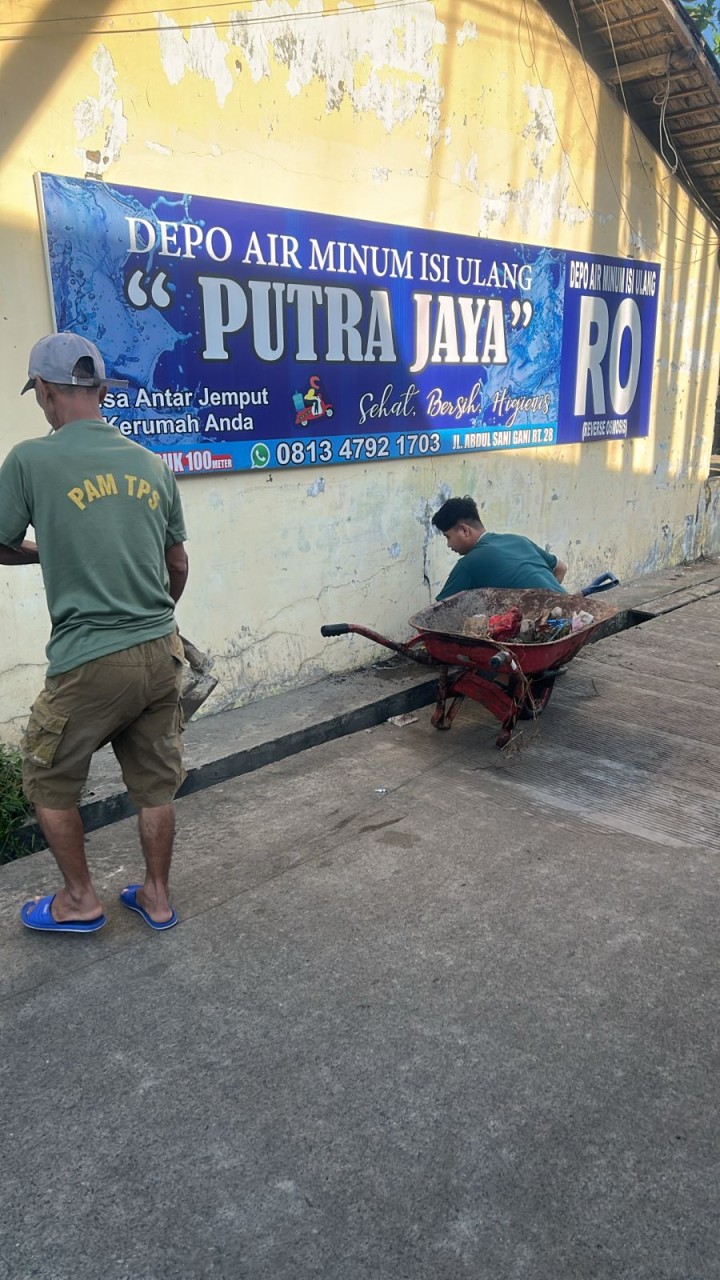 Semangat Gotong Royong Warga Sungai Keledang