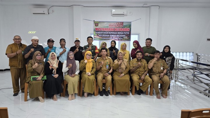 Musyawarah Pembentukan Koperasi Merah Putih di Kelurahan Sungai Keledang