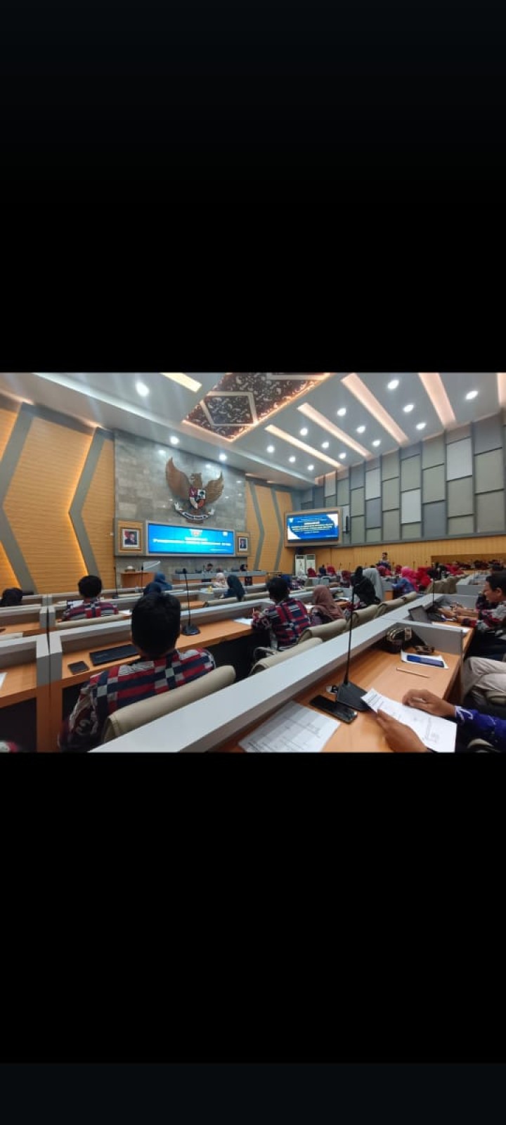 Sosialisasi pengenalan digitalisasi kearsipan melalui sistem informasi layanan arsip (silayar).