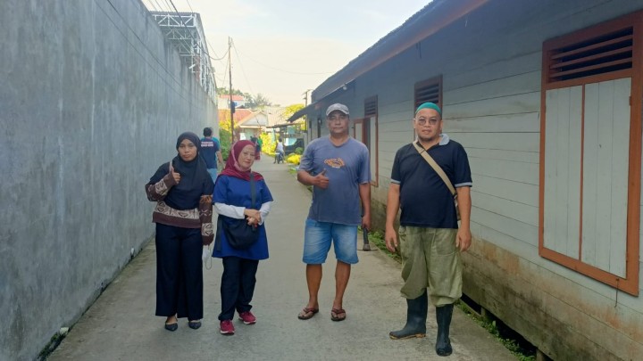 Gotong Royong Warga Sungai Keledang