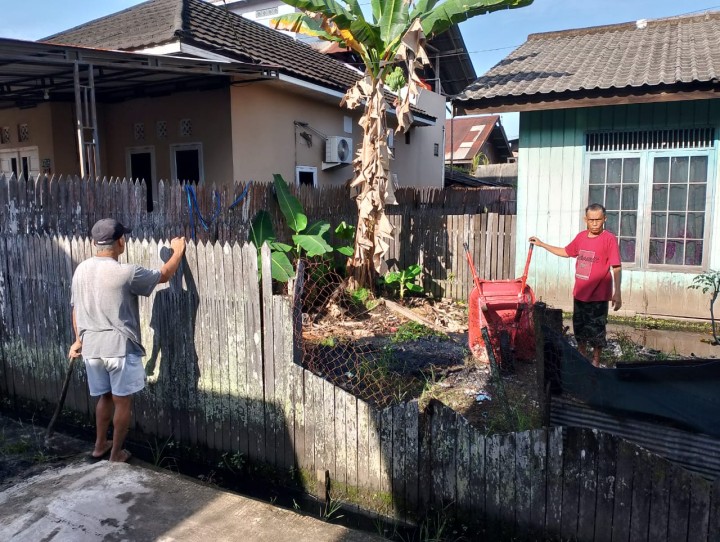 Gotong Royong Warga Sungai Keledang