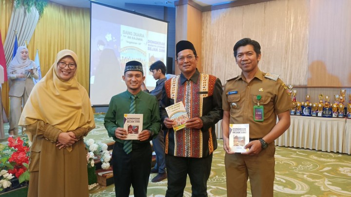 Lurah Sungai Keledang Hadiri Acara TKIT Ar Rajwa Angkatan ke-13