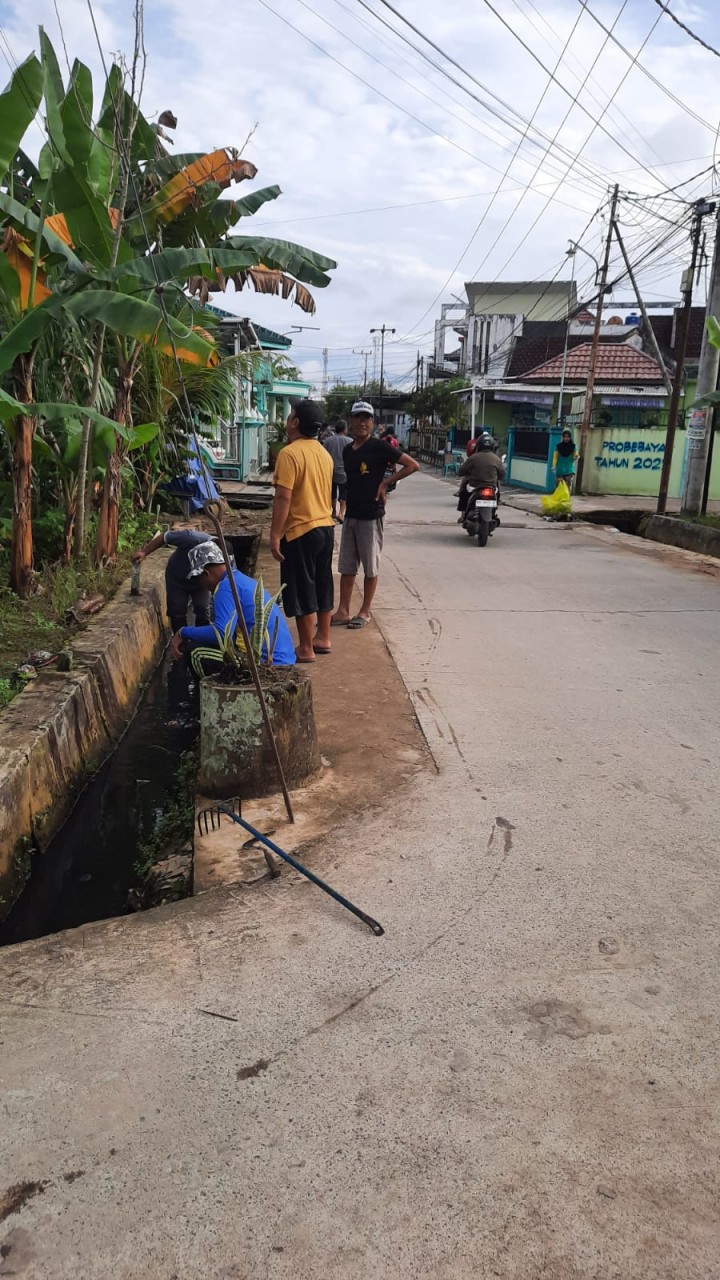 Gotong Royong Bersama Warga Sungai Keledang
