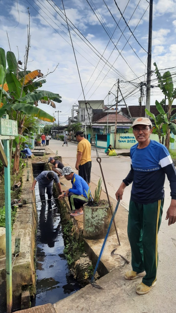 Gotong Royong Bersama Warga Sungai Keledang