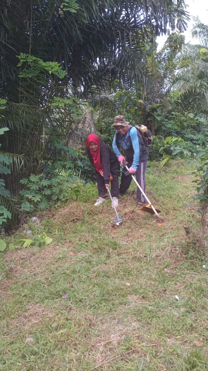 Gotong Royong Bersama Warga Sungai Keledang