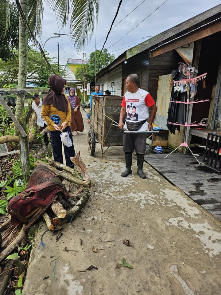 Gotong Royong Bersama Warga Sungai Keledang