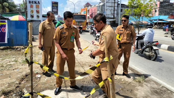 Peninjauan Lapangan Pekerjaan Jalan Bung Tomo RT 08