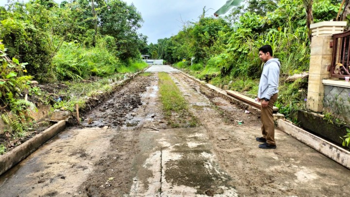 Monitoring Semenisasi Jalan Blok M RT 22