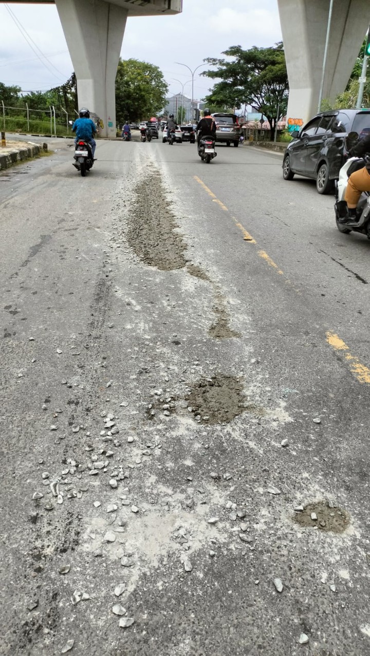 Tindak Lanjut Laporan Warga – Tumpahan Cor Semen