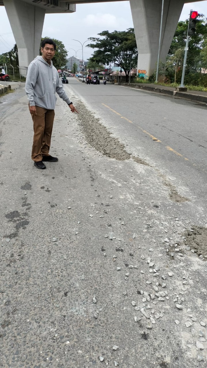 Tindak Lanjut Laporan Warga – Tumpahan Cor Semen