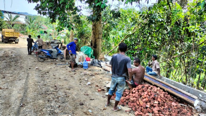 Monitoring Pembangunan Pagar Aset Daerah