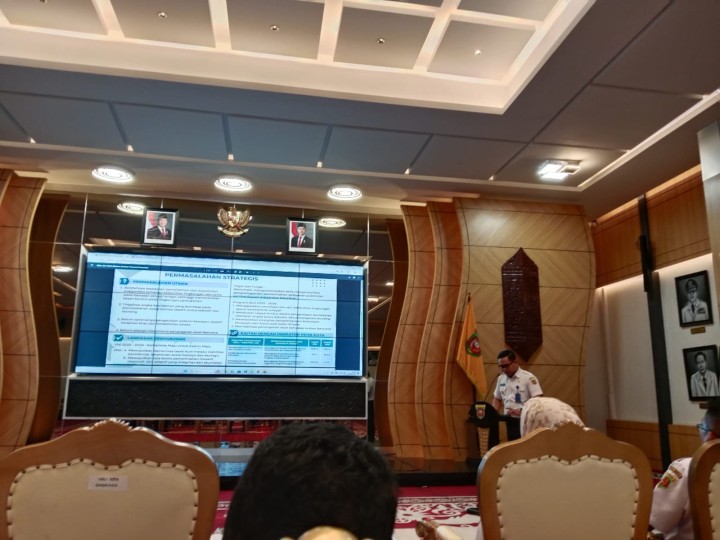 Presentasi Rencana Kerja TA 2026 kepada Wali Kota Samarinda