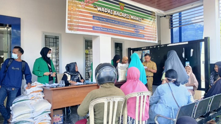 Distribusi Beras Bersama Mahasiswa KKN UINSI || Senin, 21 Juli 2025