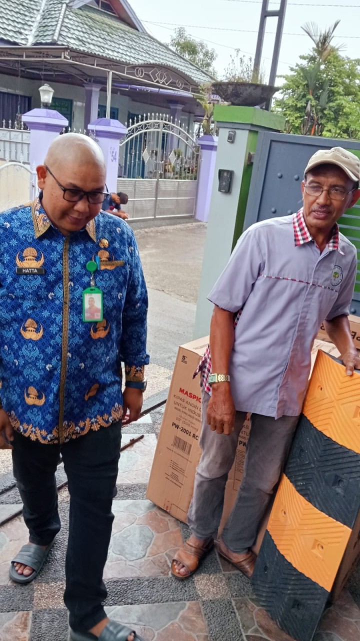 Penyaluran Barang Bantuan Pokmas Keledang Maju Bersama PPTK dan Pendamping || Kamis, 17 Juli 2025